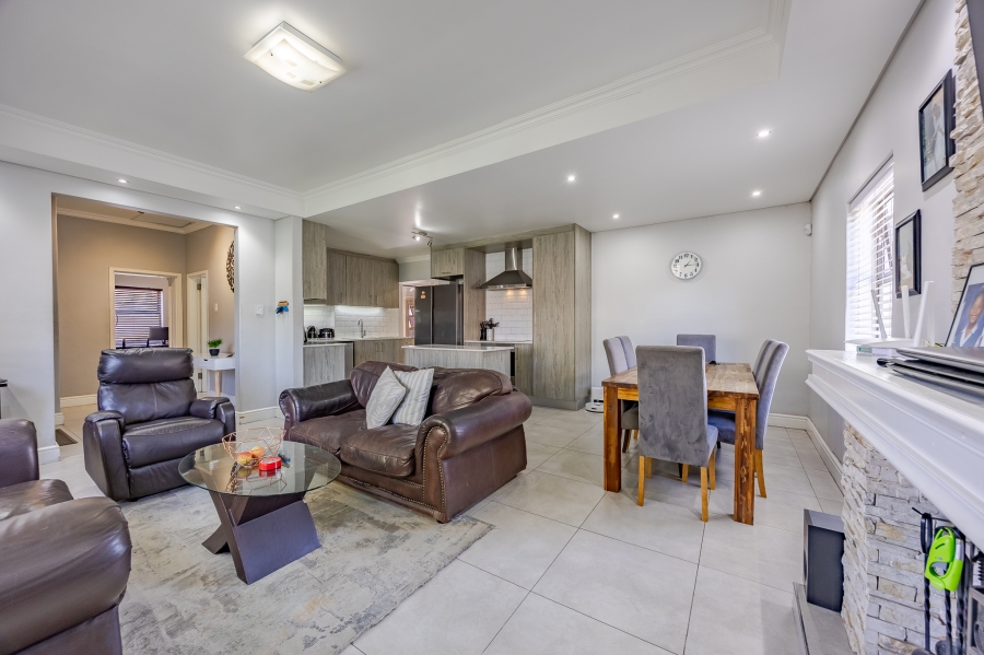 3 Bedroom Property for Sale in Avondale Western Cape